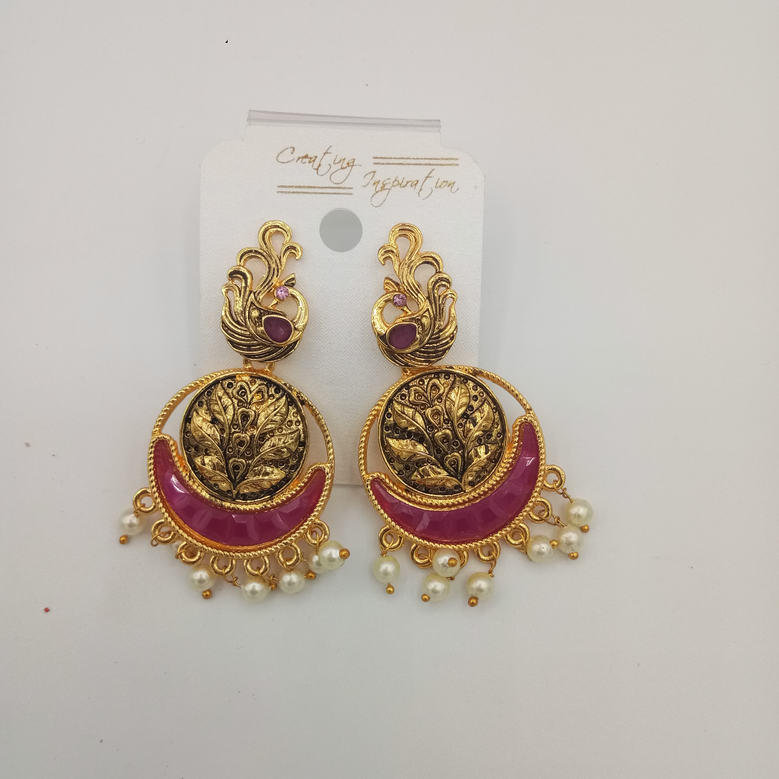 L GOLD ANT EARRINGS - 521655