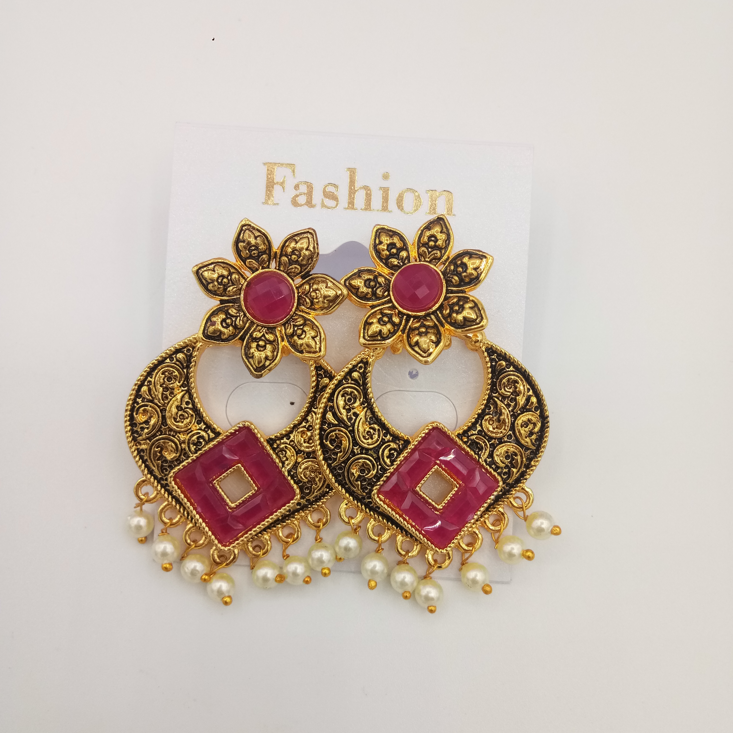 L GOLD ANT EARRINGS - 521667