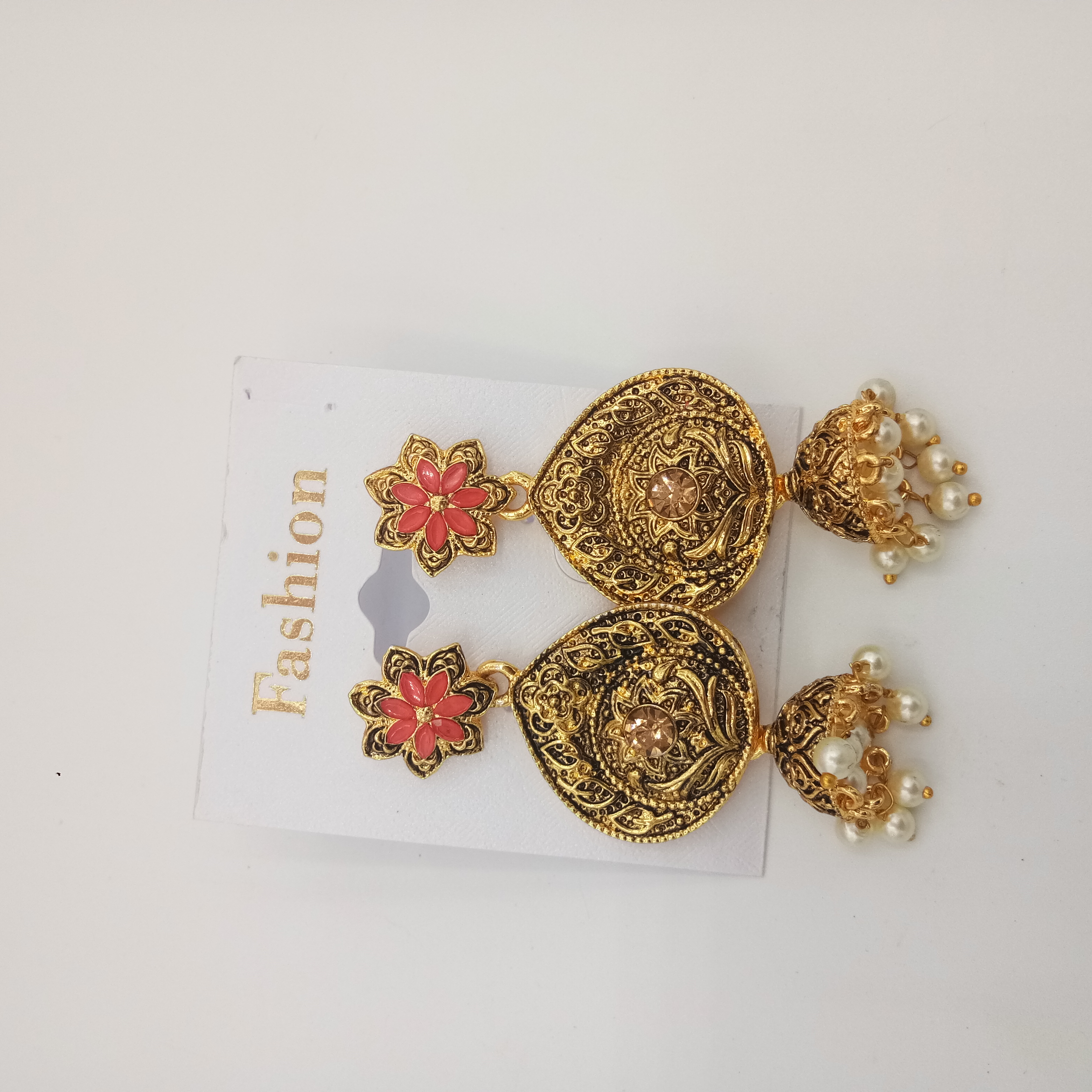 L GOLD ANT EARRINGS - 521652