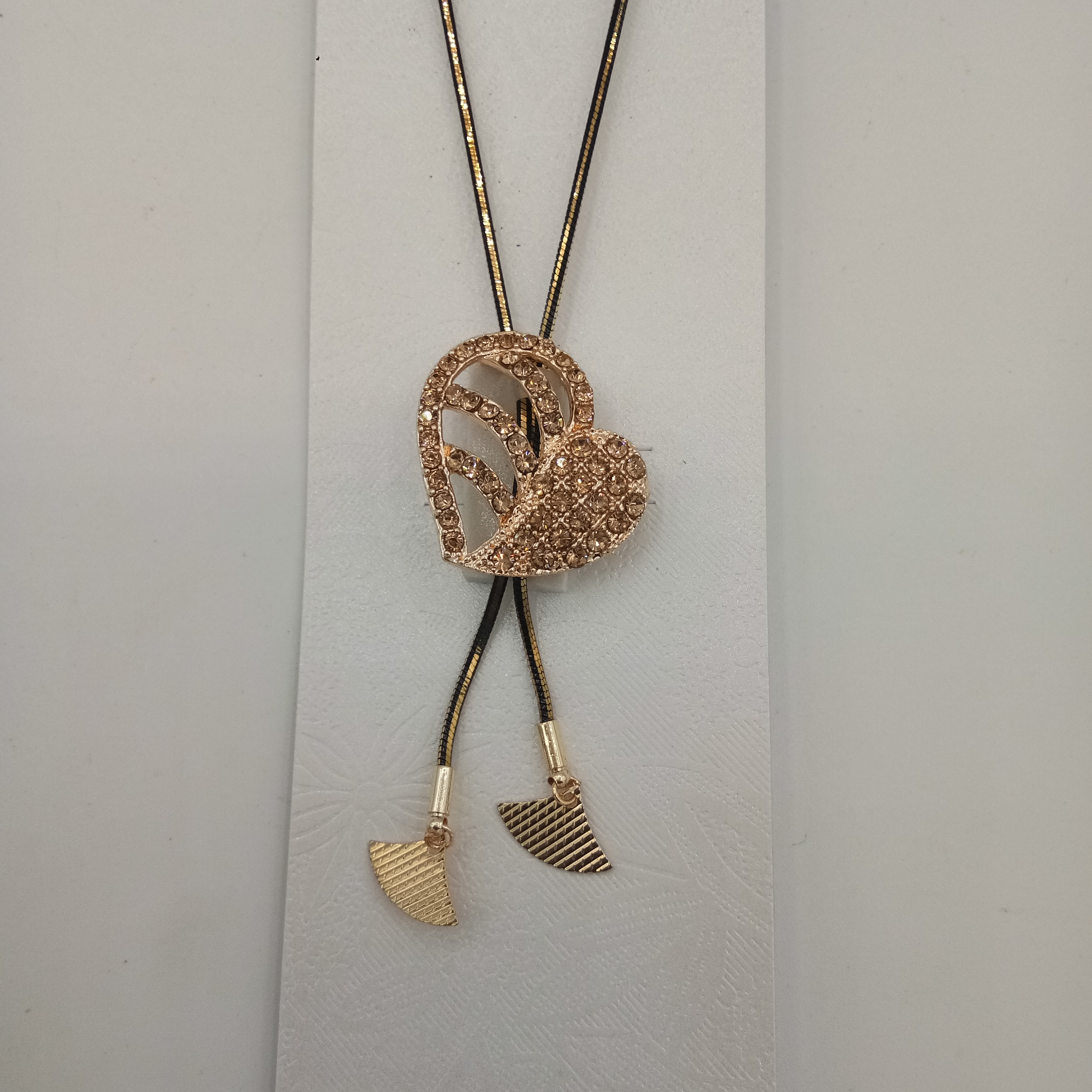 S ROSE BLK CHAIN TIE PENDANT - 1609