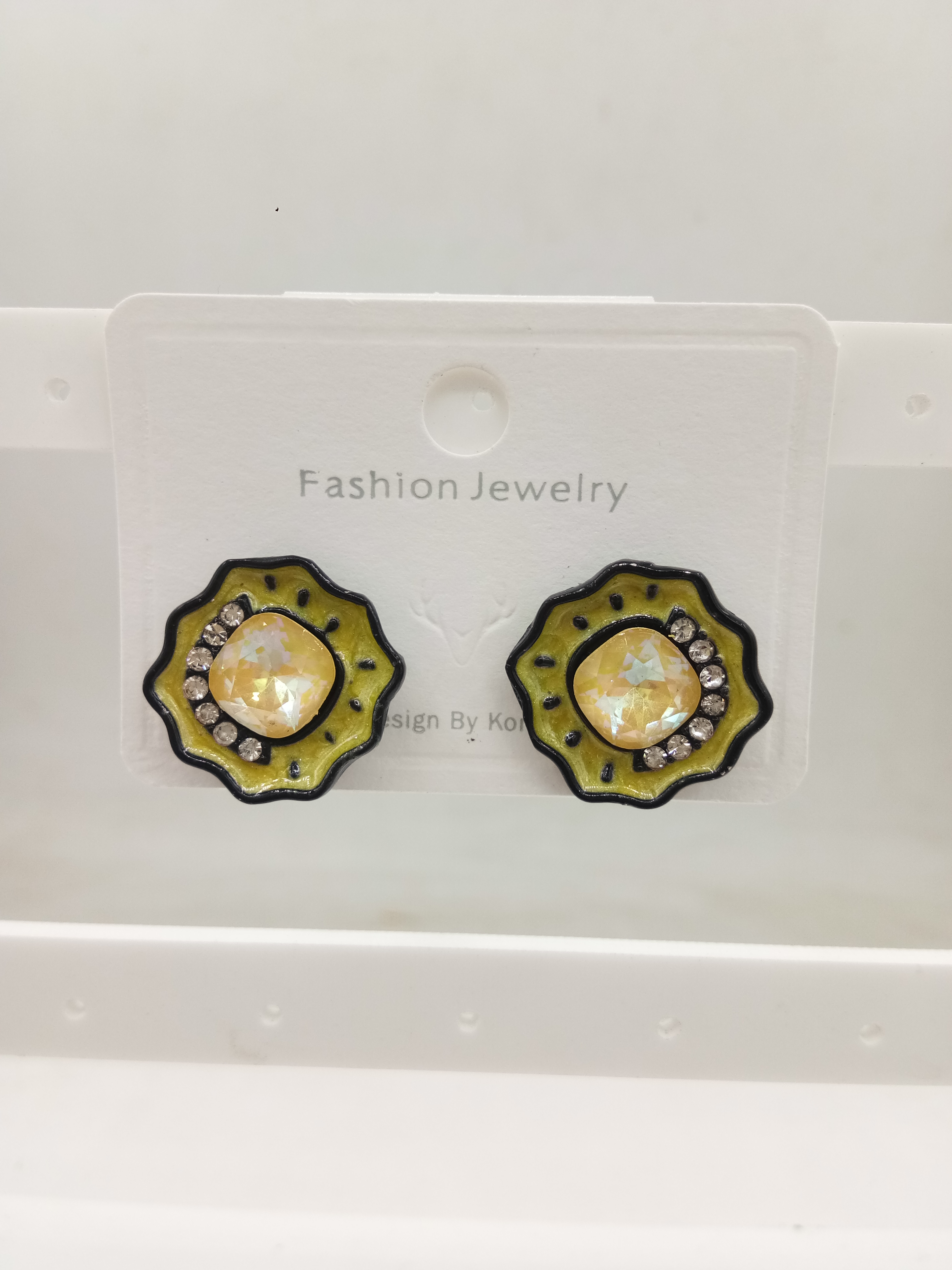 BLACK NEW PEARL CMN ASSST TOPS - 111895